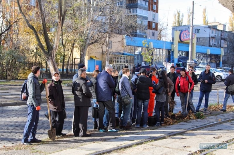 Одесситы озеленяют Французский бульвар назло мэрии