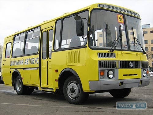 Власти Ивановского района приобрели два автобуса для сельских школ