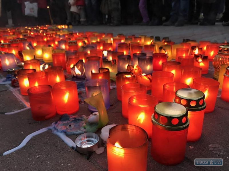 Одесситы почтили память жертв Голодомора (фото)