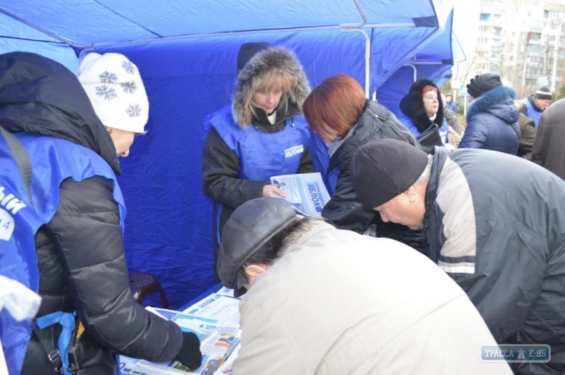 Жители Одессы и области собирают подписи за пакет законов, подготовленных Оппозиционным блоком