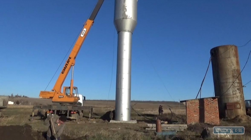 В Ширяево устанавливают новую водонапорную башню