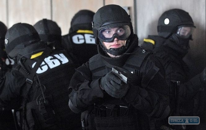 Нацполиция и СБУ проводят спецоперацию в Затоке: идут обыски и аресты чиновников
