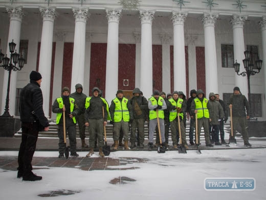 Муниципальная охрана на внедорожниках будет спасать застрявших в сугробах одесситов