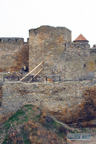 Специалисты спасли от обрушения одну из башен Белгород-Днестровской крепости