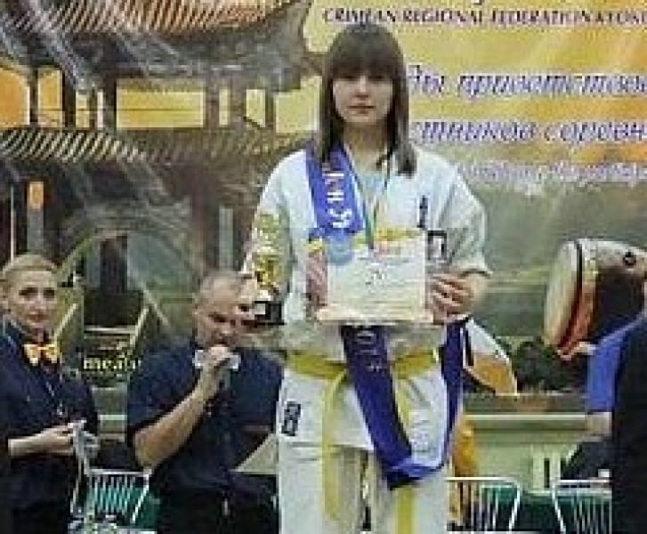 Юная спортсменка из Одесской области завоевала серебро на чемпионате Европы по каратэ