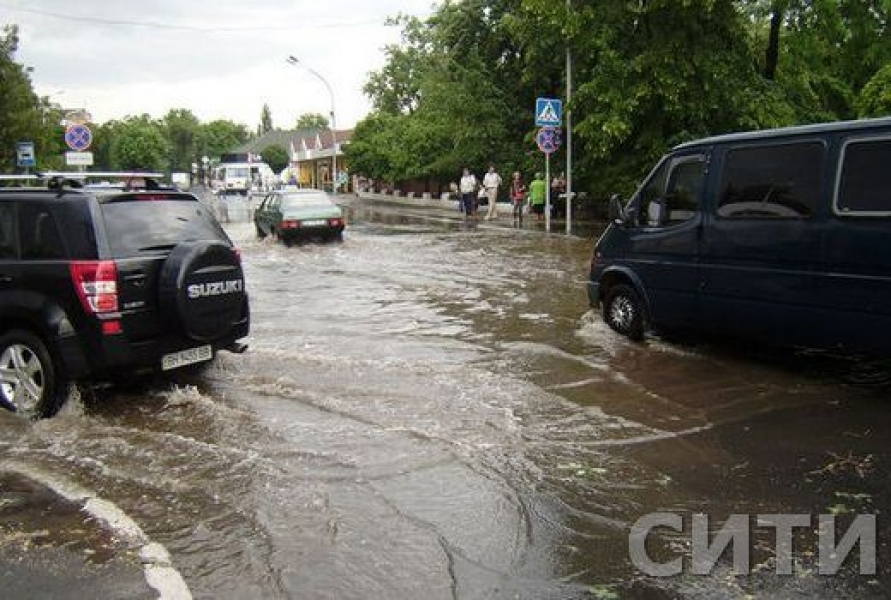 Город на юге Одесской области пострадал от сильной бури (фото)