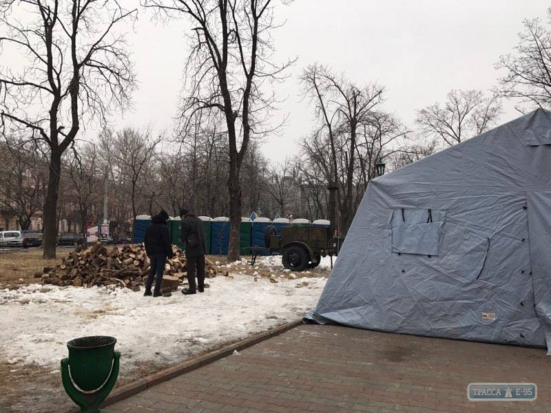 В центре Одессы установили палатки с обогревом для православных (фото)