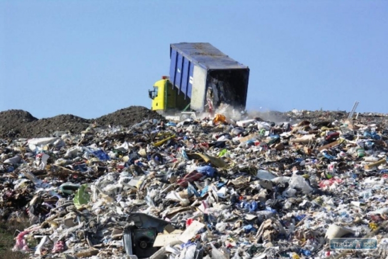 Львовские фуры с мусорными отходами добрались до южных регионов Одесщины
