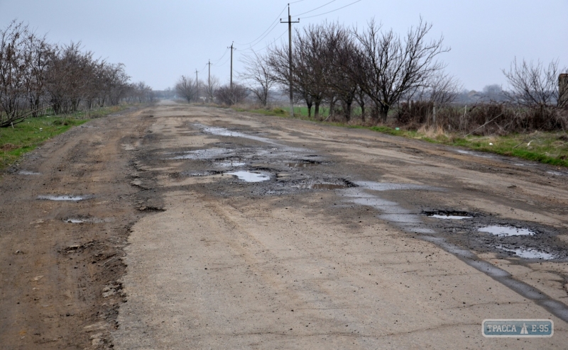 Жители села на юге Одесщины грозятся устроить бунт из-за некачественного ремонта дороги