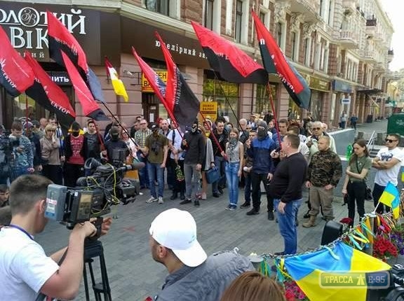 Одесситы почтили память погибших 2 мая евромайдановцев (фото)