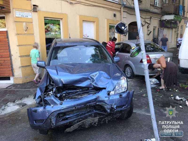 Три человека пострадали в ДТП в центре Одессы, в том числе пешеход (фото)