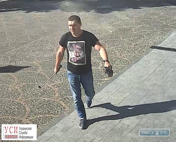 В центре Одессы двое пьяных боксеров избили арматурой случайных прохожих (видео)
