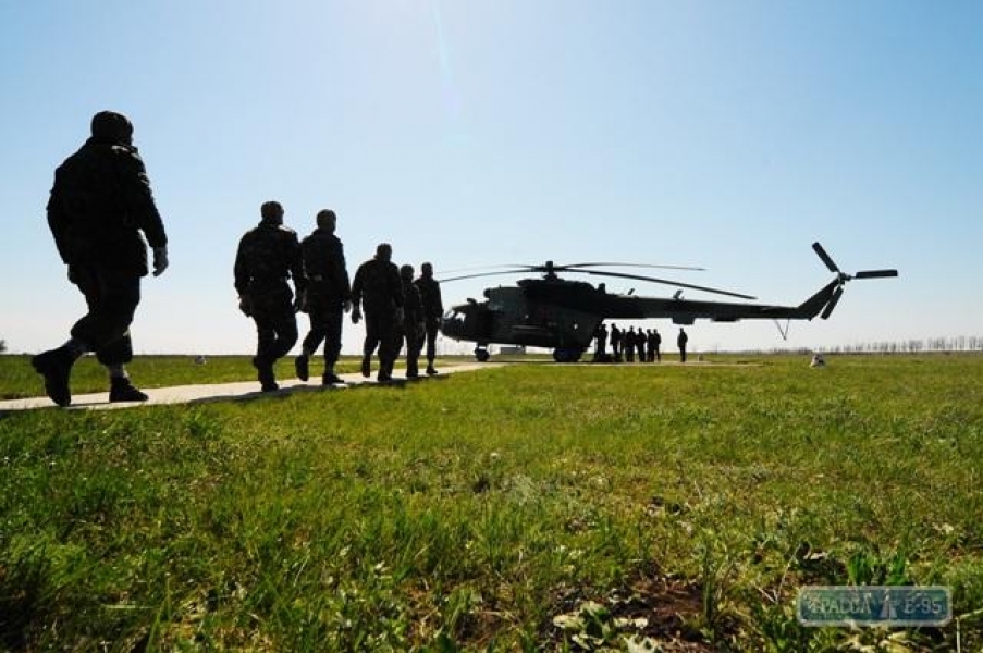 Одесские десантники отмечают свой профессиональный праздник на полигоне  