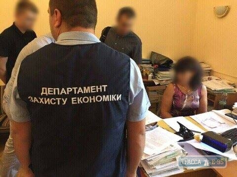 Эксперт имущества из Белгород-Днестровского погорела на взятке в 15 тыс. гривен