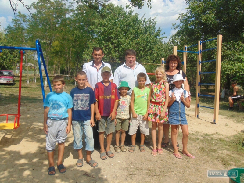 Новая детская площадка появилась в селе Любашевского района Одесщины (фото)