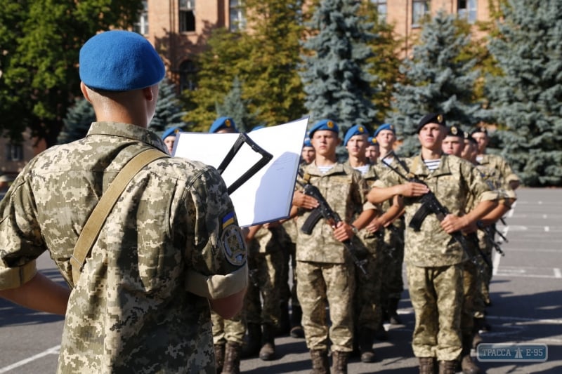 Около 500 первокурсников Военной академии Одессы приняли присягу