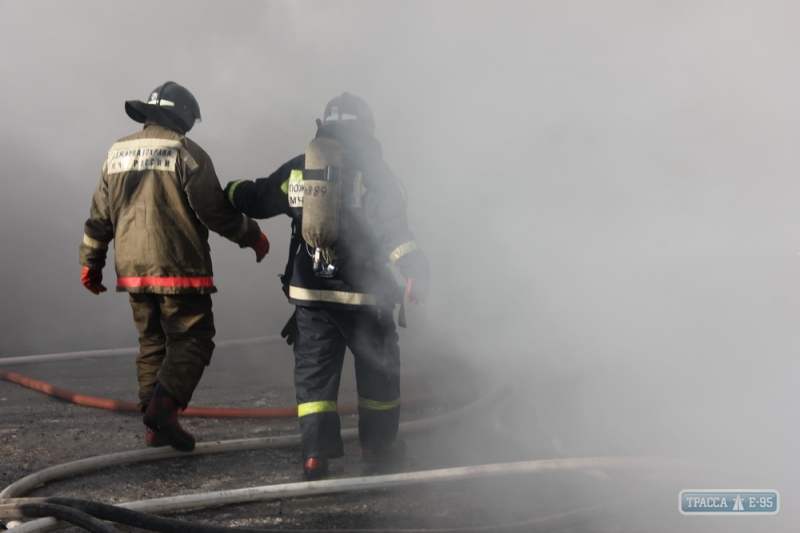 Полицейский спас пожилую пару во время пожара в Тарутино 