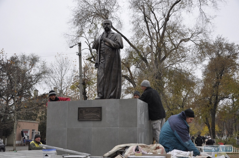 Памятник Шевченко установили в Болграде (фото)