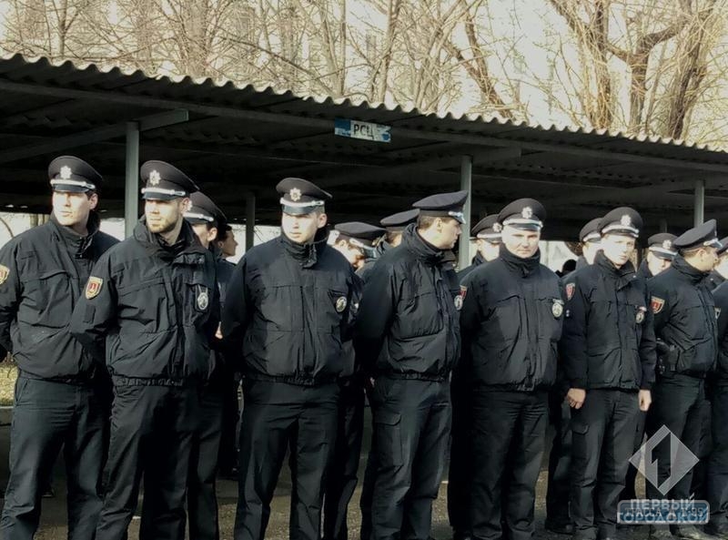 Три десятка новобранцев пополнили ряды патрульной полиции Одессы