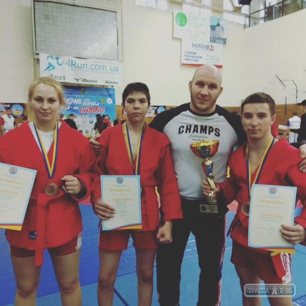 Самбисты Одесской области завоевали юниорский кубок на чемпионате Украины