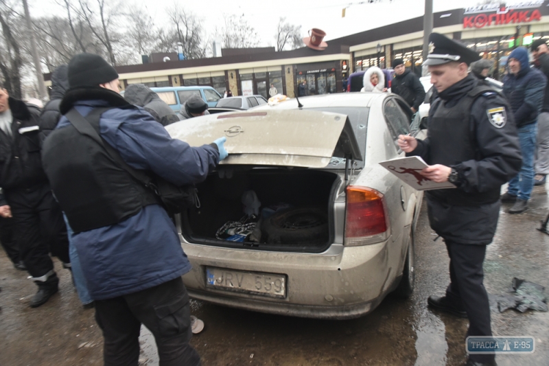 Стрельба возле одесского Привоза завершилась задержанием преступников (фото)