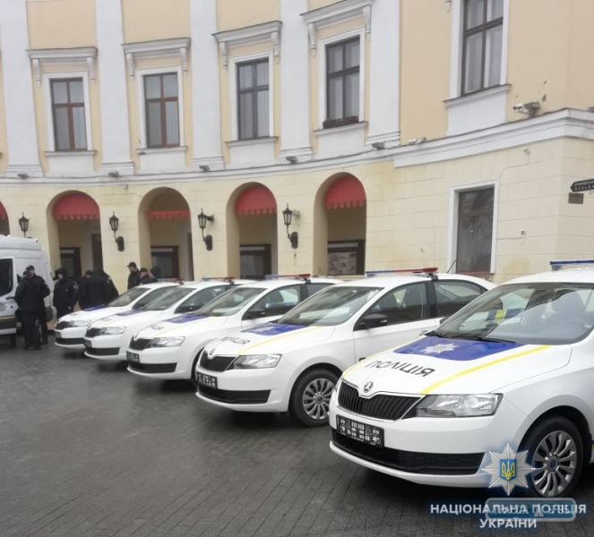 Одесская полиция получила новые автомобили и ждет вертолет
