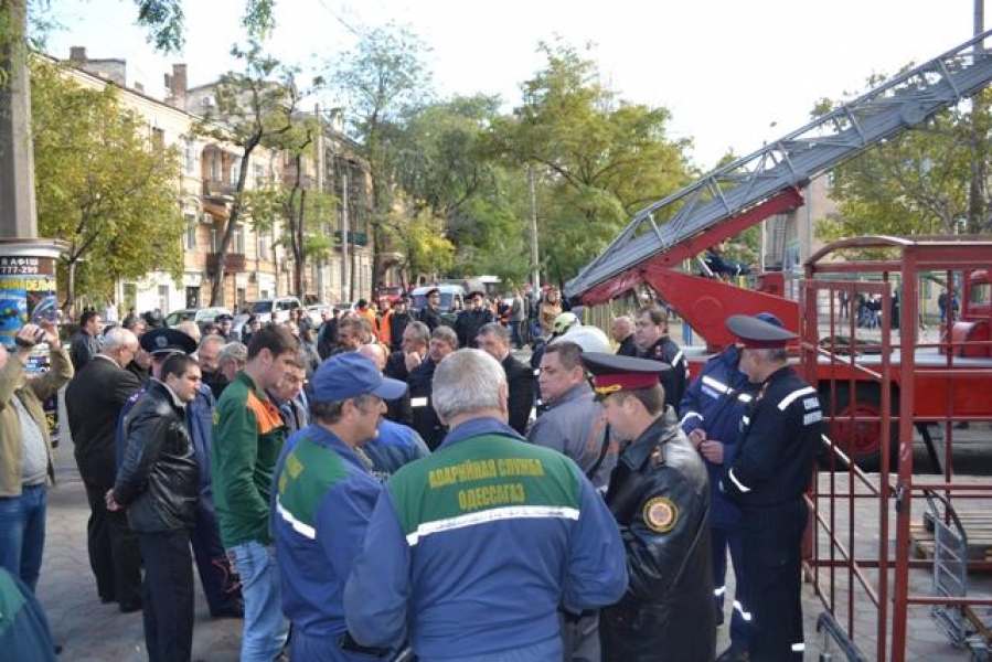 Одесские спасатели тушили условный пожар из-за взрыва природного газа в центре города