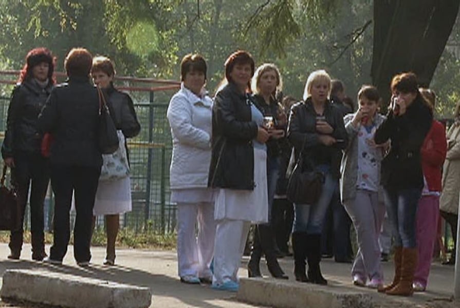 Одесская милиция уже четыре часа ищет бомбу в детской областной больнице (фото)