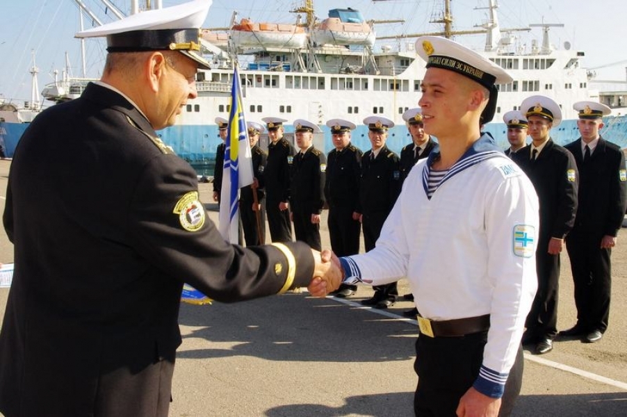 Западная военно-морская база в Одессе отправила на берег последних матросов-срочников (фото)