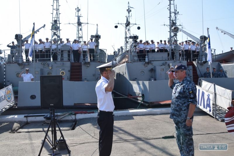 Одесские курсанты совершили поход на украинских военных катерах (фото)