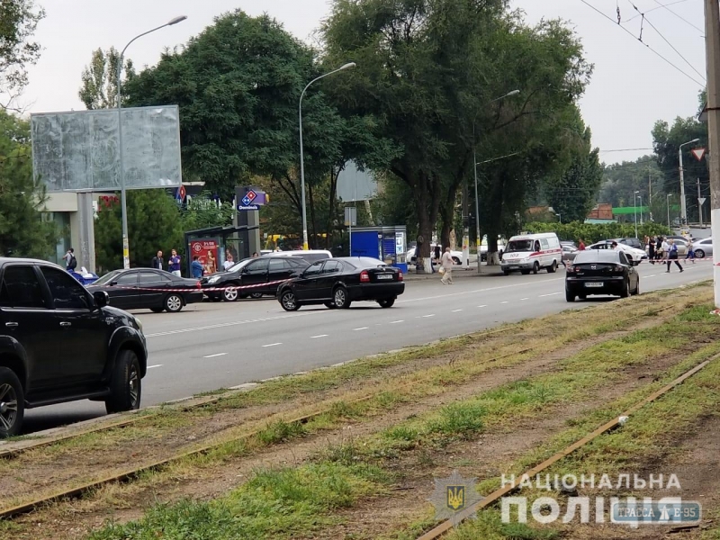 Неизвестные заложили взрывчатку под автомобиль в Одессе