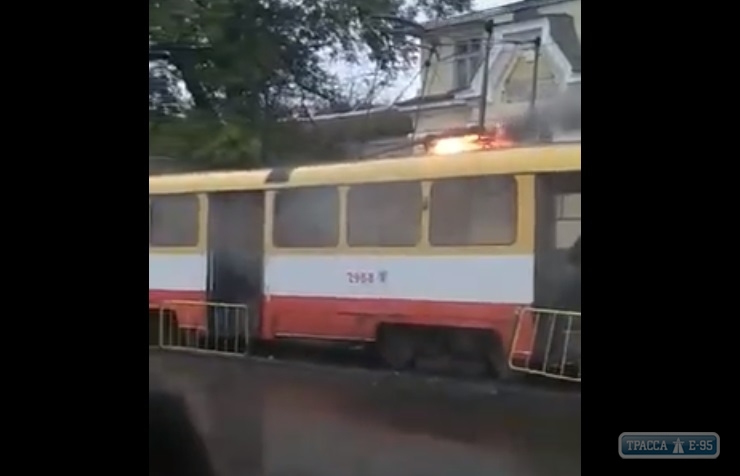 Трамвай горел возле Одесского зоопарка