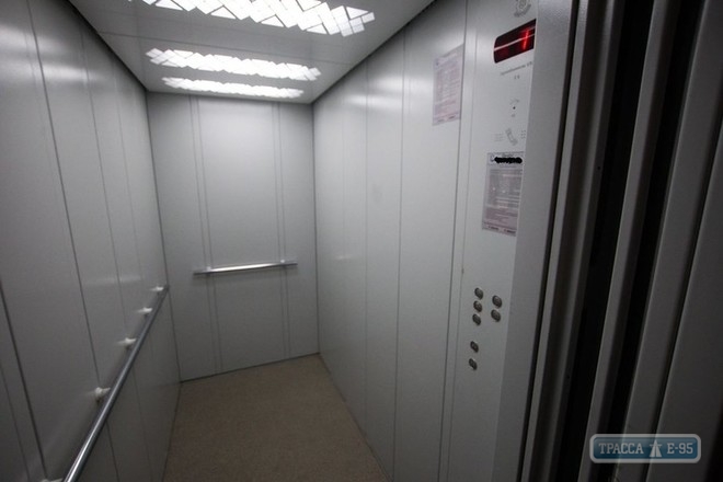 Одесские коммунальщики за три года отремонтировали почти 1300 лифтов