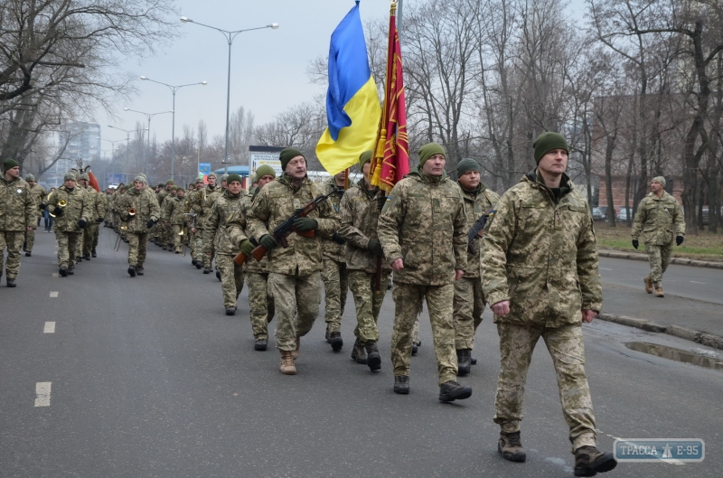 Торжественное шествие военнослужащих 28-й отдельной мехбригады состоялось в Одессе (фото)