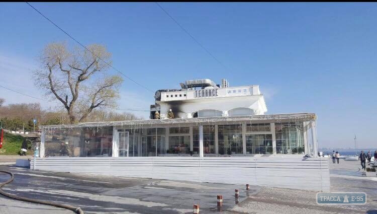 Популярный ресторан горел в Одессе на Ланжероне, погибла женщина