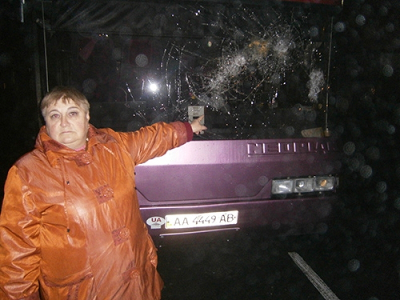 Неизвестные в Одесской области забросали камнями автобус с митингующими, которые ехали на Евромайдан