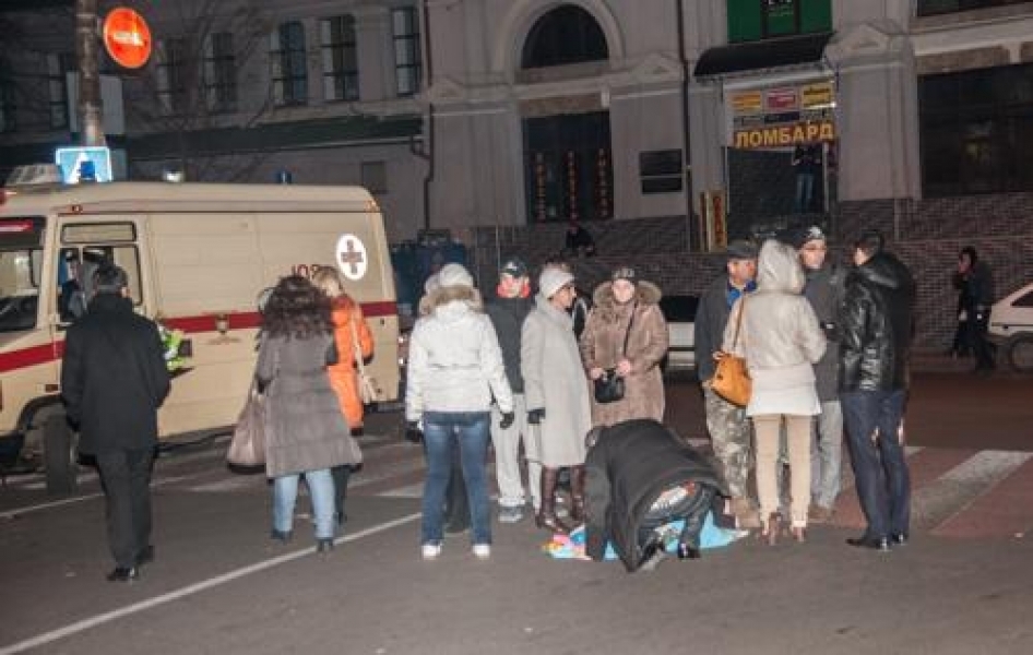 Водитель иномарки сбил няню с ребенком на пешеходном переходе в Одессе (фото)