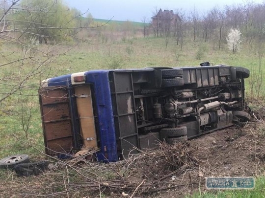 На трассе перевернулся автобус c пассажирами 