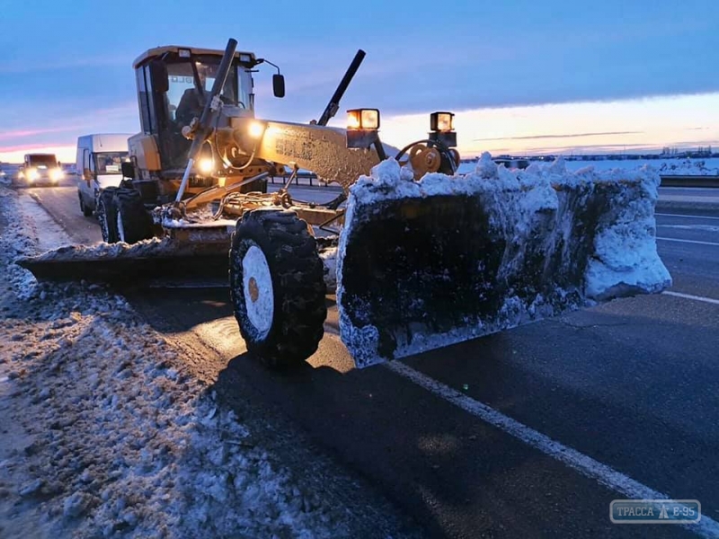 Дорожники и спасатели обеспечили проезд на всех автотрассах Одесской области