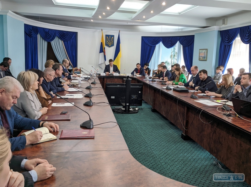 Губернатор потребовал вывести зарплаты из тени в Одесской области