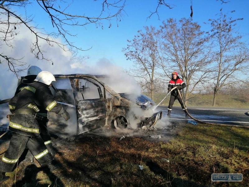 Пассажирский автобус Одесса-Измаил сгорел на трассе. Видео