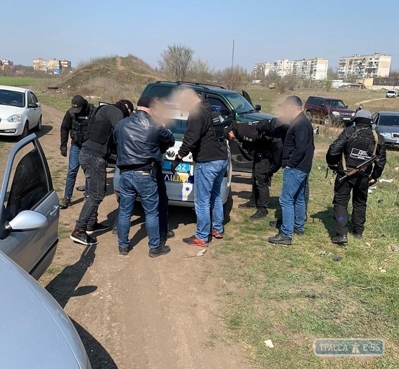 Одесские полицейские зарабатывали на наркозависимых