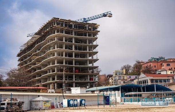 Суд запретил строительство многоэтажки возле одесского пляжа «Золотой берег»  
