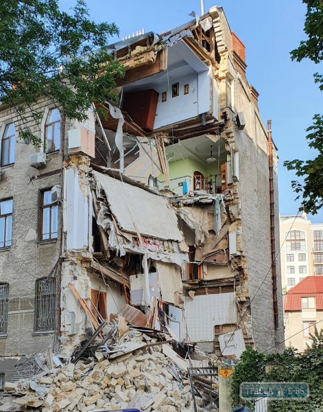 Обрушение дома в Одессе: в мэрии назвали причину 