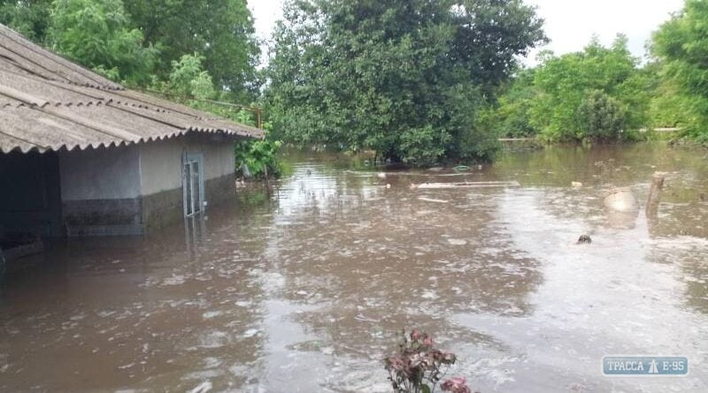 Сильный ливень затопил село на юге Одесской области