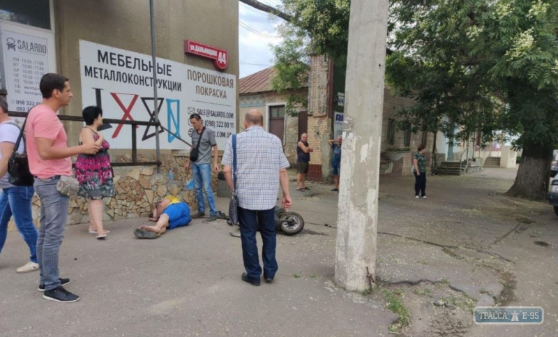 Мопедист пострадал в ДТП в Одессе. Видео