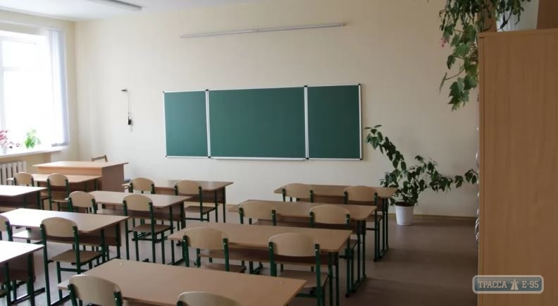 Нардеп двух созывов призвал местные власти не отправлять школьников на дистанционное обучение