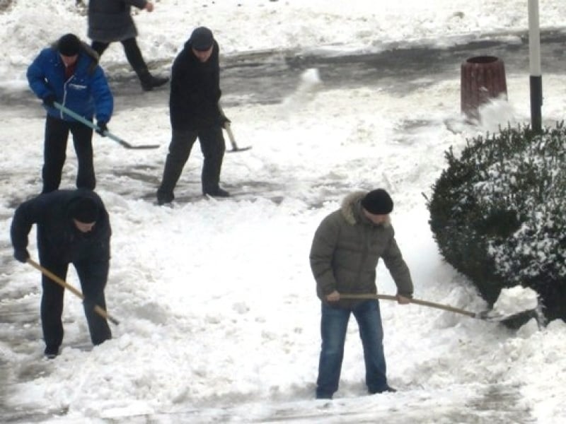 Мэрия Одессы оштрафует предпринимателей, не убирающих снег возле своих фирм и торговых объектов