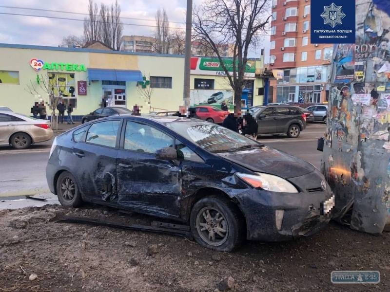 Пьяный водитель сбил школьников на пешеходном переходе в Одессе