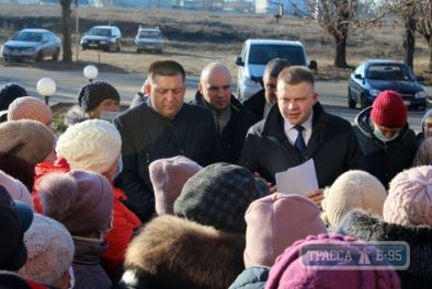 Работники завода в Одесской области потребовали выплатить им зарплату